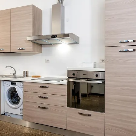 Apartment Tour De Rom