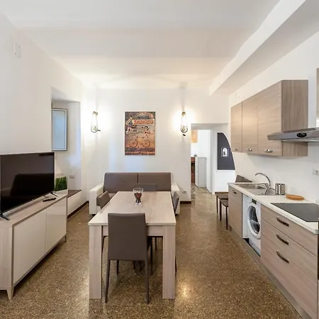Tour De Apartment *